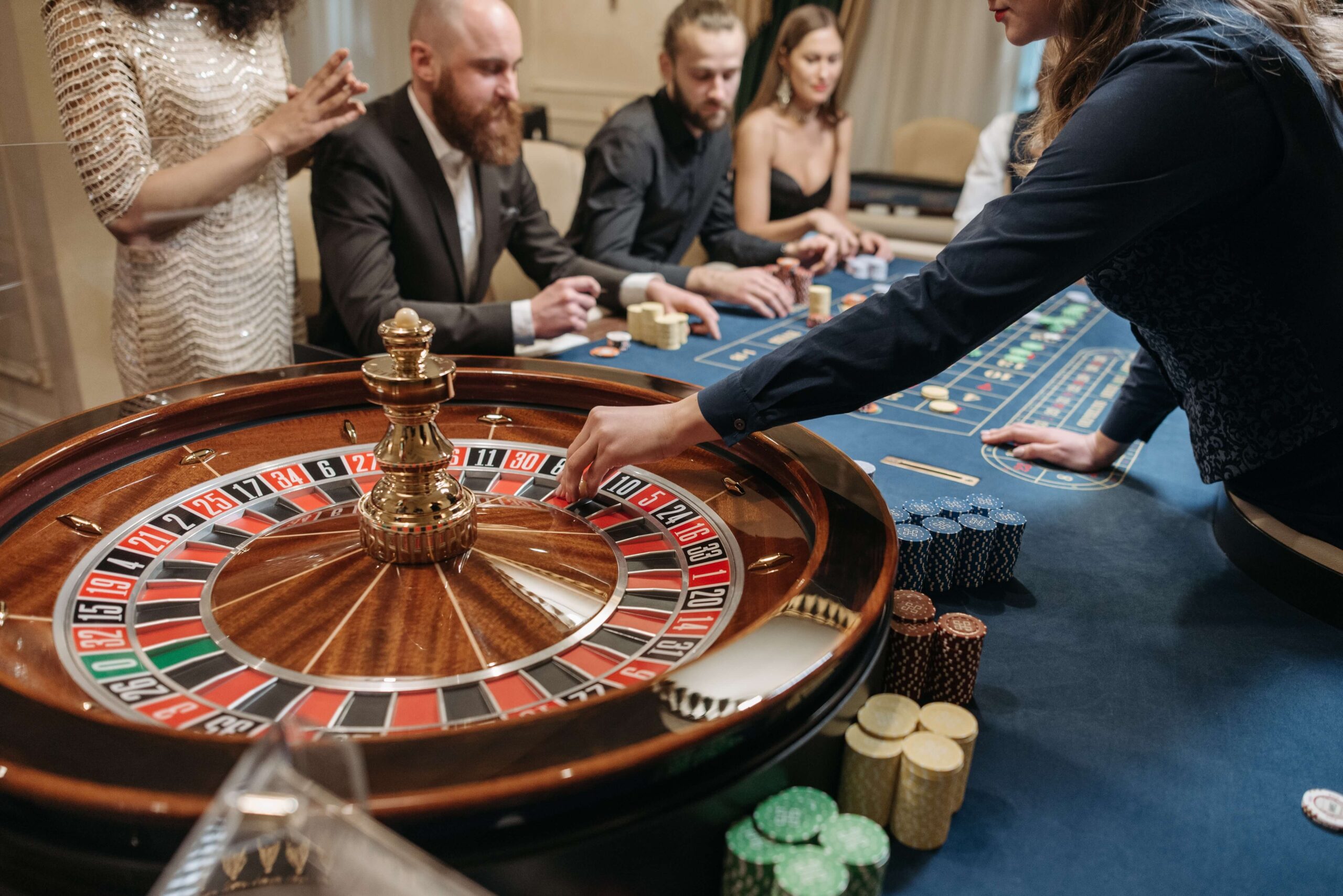 Image of people playing spin in casino